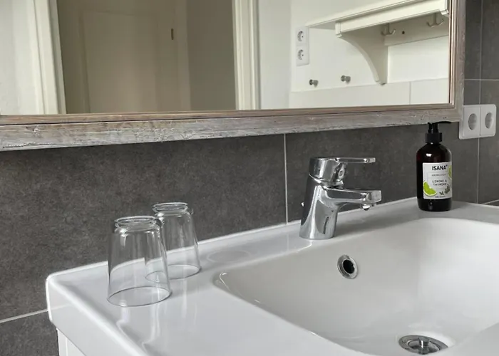 招待所 Gaestehaus Teerlings Hafen